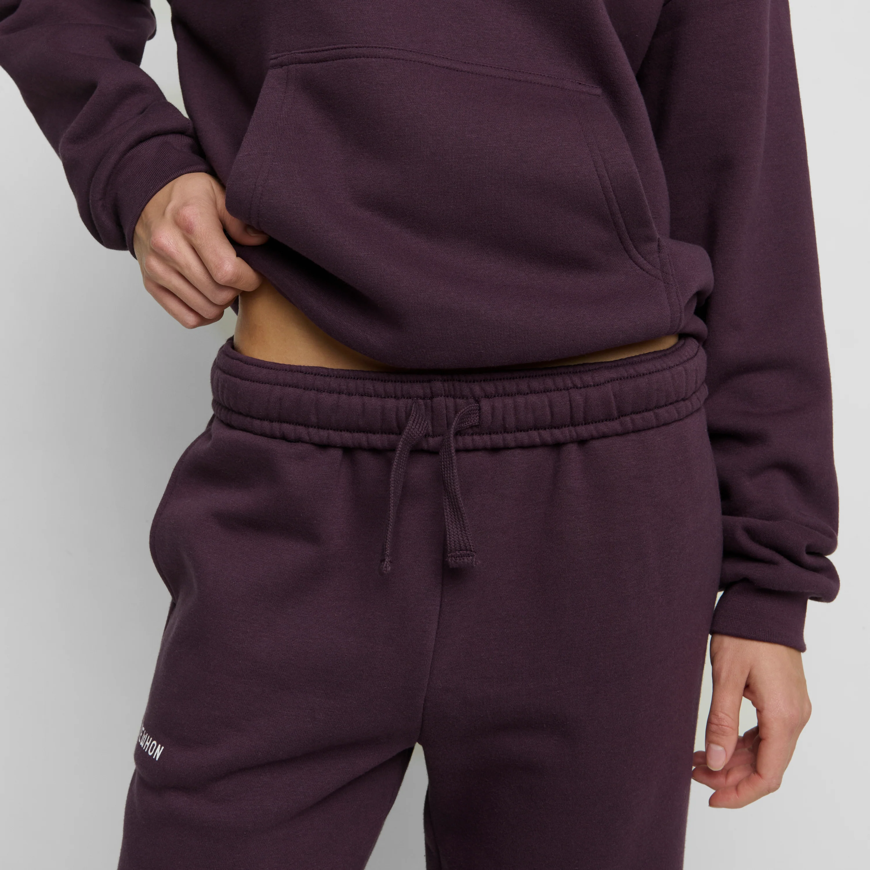 13-erewhon-sweatpants-plum-1.webp