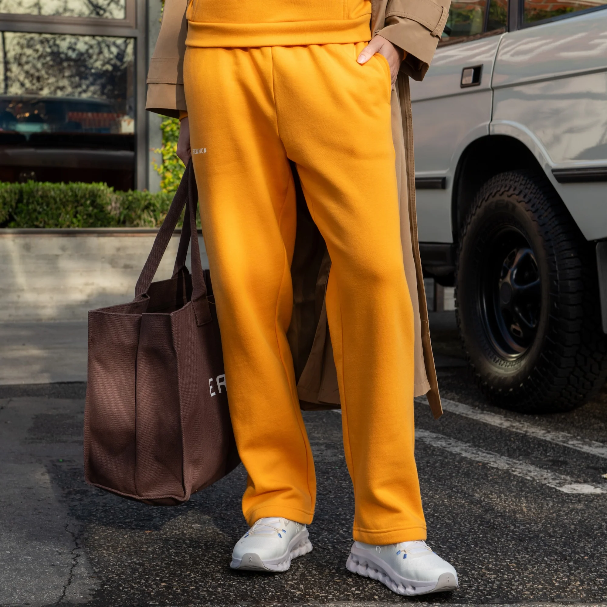 258-erewhon-sweatpants-butterscotch-1.webp